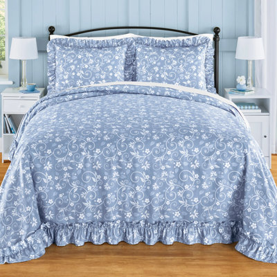 Lightweight Floral Scroll Plissé Bedspread