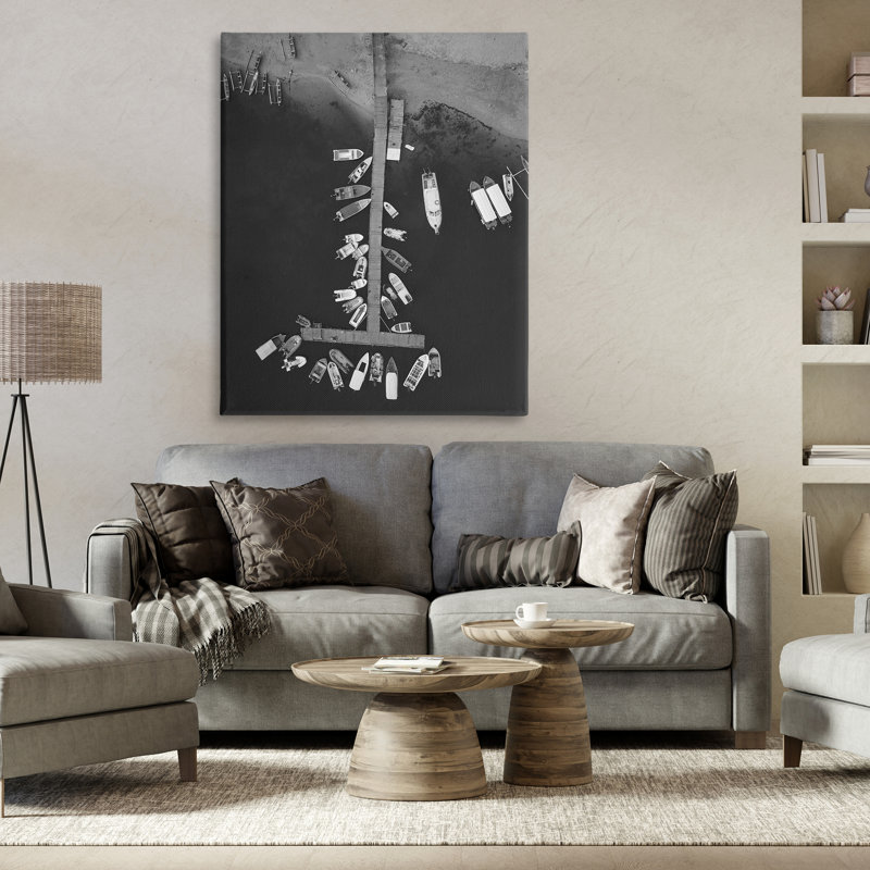 Art mural sur toile, "Vue aérienne de bateaux à quai" par Daphne Polselli, H 48 po x l 36 po