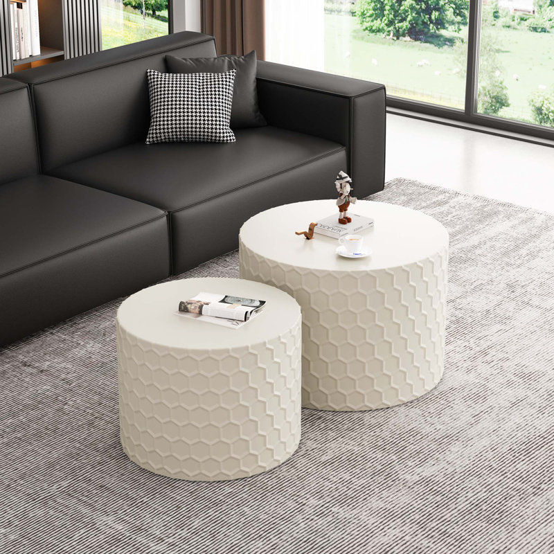 Ensemble de tables basses gigognes élégantes et minimalistes, Beige