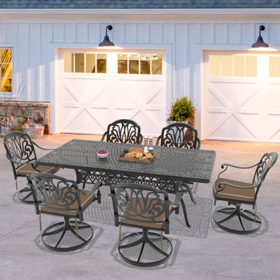 Ensemble repas d'extérieur 7 pièces rectangulaire en fonte d'aluminium avec chaises pivotantes, coussins bruns et trou pour parasol
