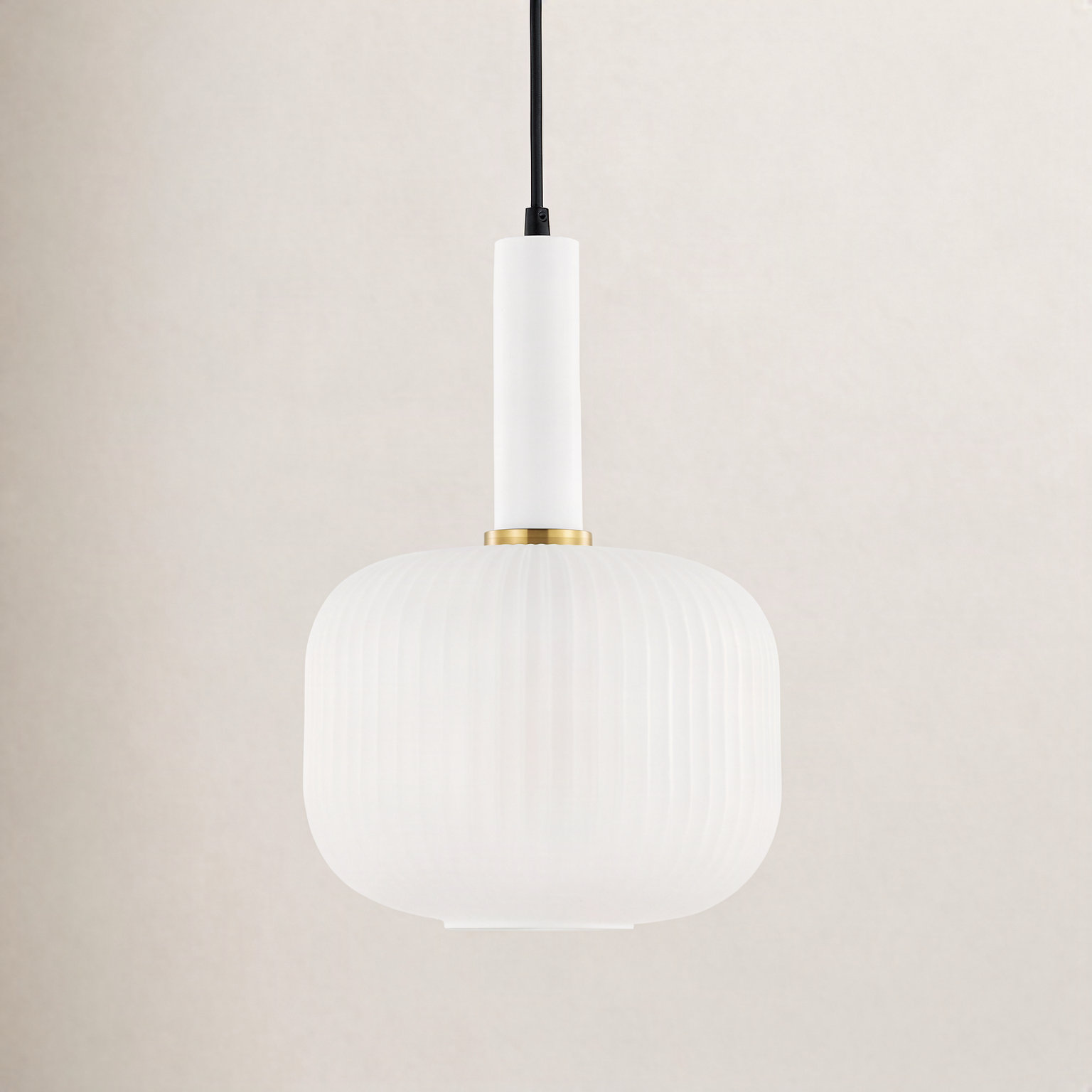 Kuro Single Light Ribbed Glass Dimmable Pendant