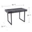 Petit bureau Harkriven avec bureau spacieux et pieds en métal encastrés pour une utilisation polyvalente dans les bureaux à domicile ou les espaces de vie