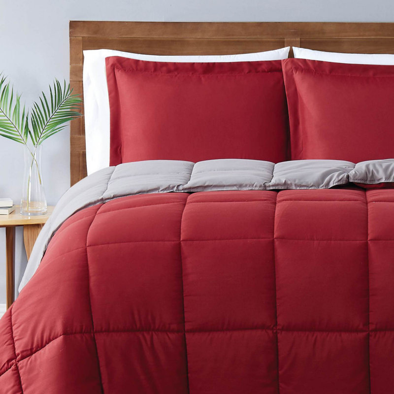 Ensemble d'édredon réversible en microfibre Everyday, Édredon double + 2 taies décoratives standards, Rouge/gris