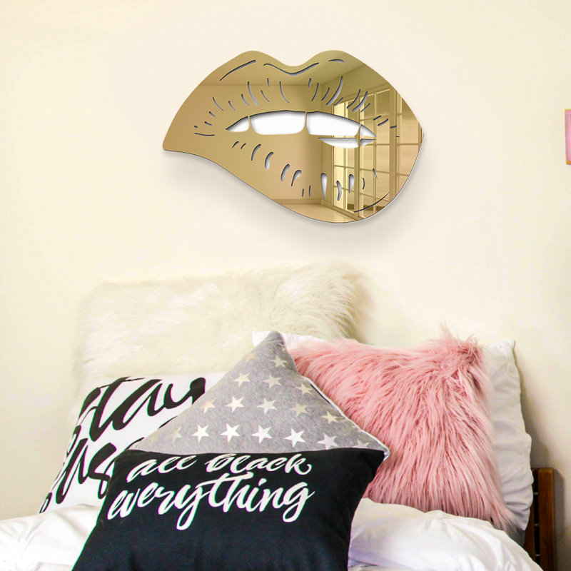 Décoration murale moderne «Biting Lips», H 13 po x l 19 po x P 1 po, Doré
