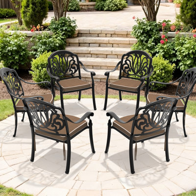 Chaise de patio en aluminium coulé 6 pièces avec structure noire et coussins bruns, lignes exquises en fonte traditionnelle, revêtement haute température, conception de siège confortable, chaises de rangement empilables, structure,