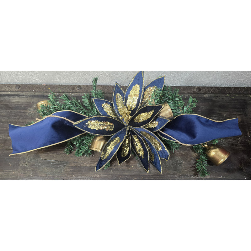 Pièce maîtresse de poinsettia bleu marine