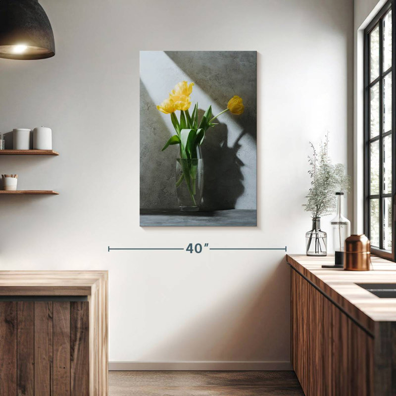 Harnek tulipes dans un vase, H 39 po x l 26 po