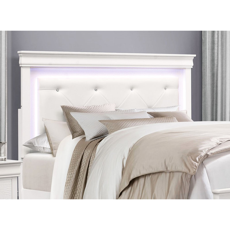 Lit double blanc avec tête de lit rembourrée en similicuir et bouton alligator blanc, taille de chambre à coucher indispensable