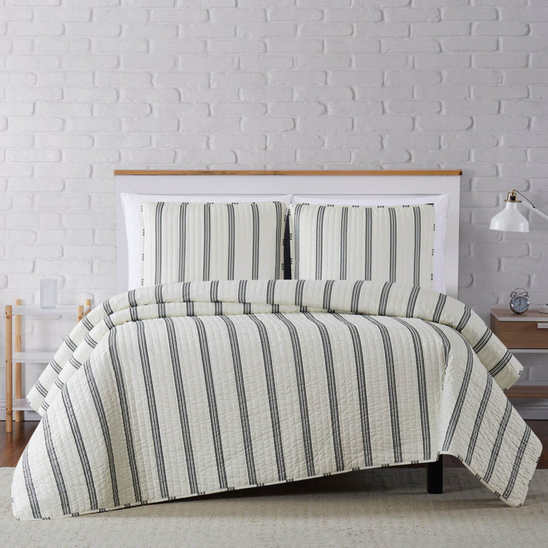 Black and White Microfiber Twin Quilt Set