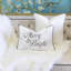 Coussin Merry & Bright Christmas - coussin lombaire en velours brodé blanc et argent 14 po x 20 po