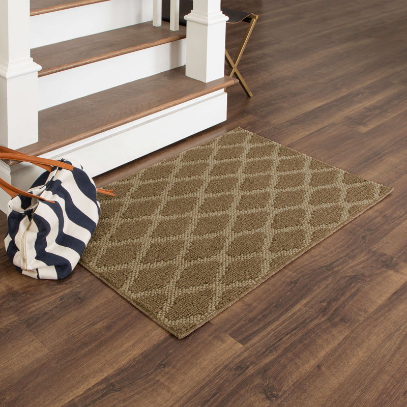 Jessicamarie Geometric Indoor Rug, Rectangle 2'6" x 3'10"