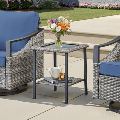 Table d'appoint d'extérieur en osier, table de bout carrée en rotin toutes saisons 22 po x 18 po x 18 po pour terrasse, balcon, terrasse, porche