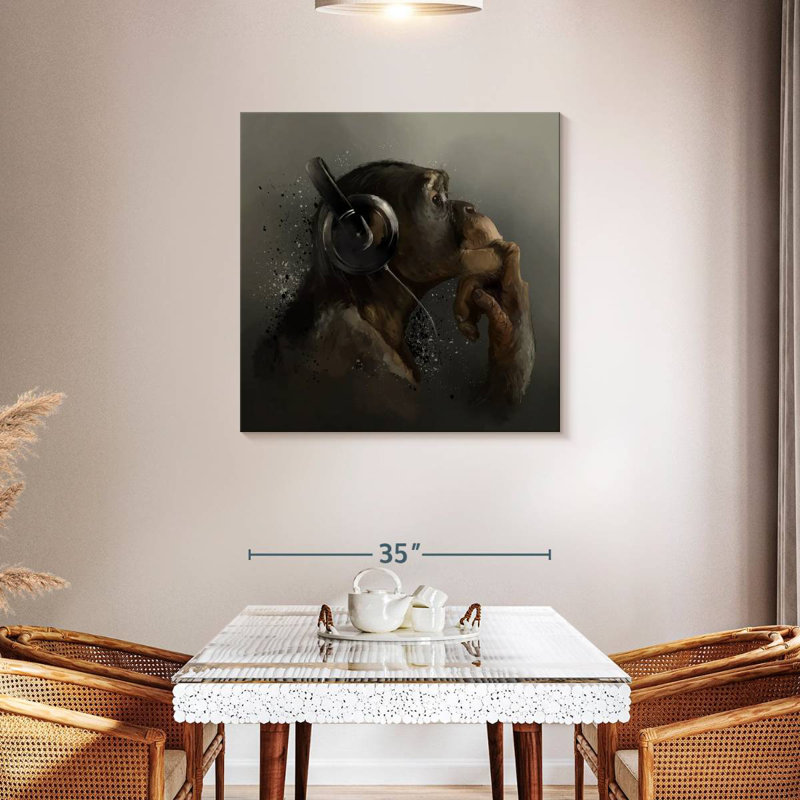 Crowle Chimpanzee With Headphone, H 36 po x l 36 po