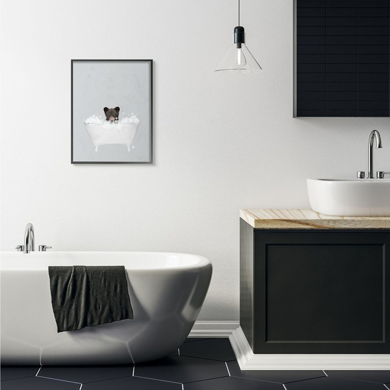 «Bear Blue Bath Cute Animal» par Leah Straatsma - reproduction d'art, Giclée encadrée noir minuit, H 30 po x l 24 po