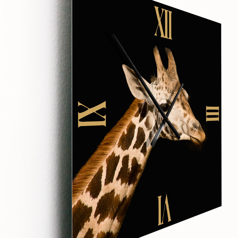 Gros plan sur une horloge murale IV, Très grand