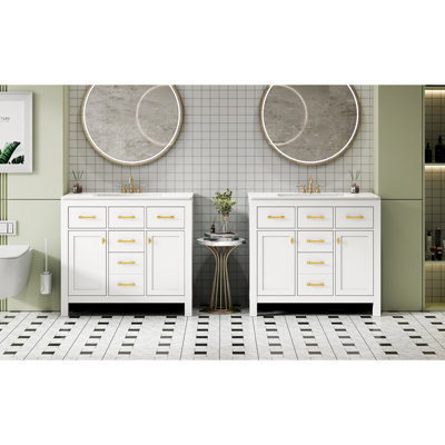 Meuble-lavabo autoportant de 72 po, lavabo en céramique avec trop-plein, quatre armoires à fermeture douce, tiroirs de différentes tailles, cadre en bois de pin massif blanc à poignées exquises, portes et pré-percés