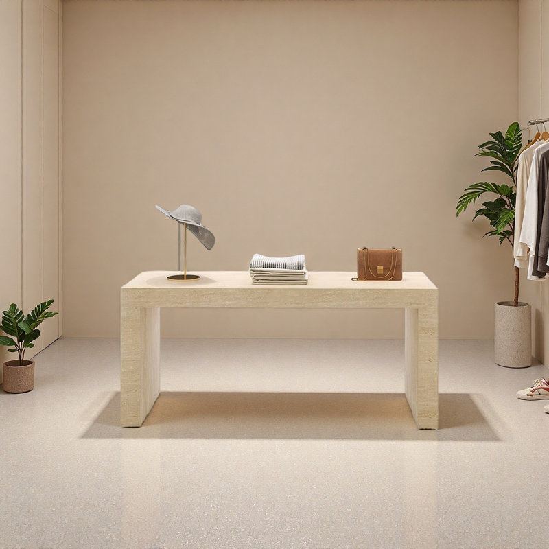 Table de présentation de magasin de vêtements