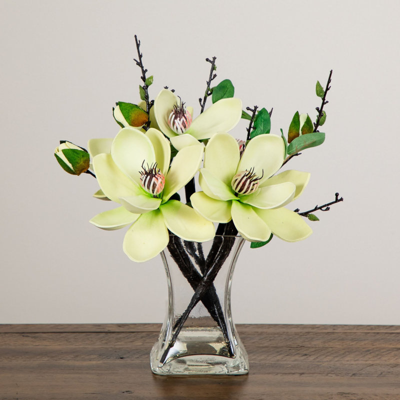 Centre de table magnolia dans un vase