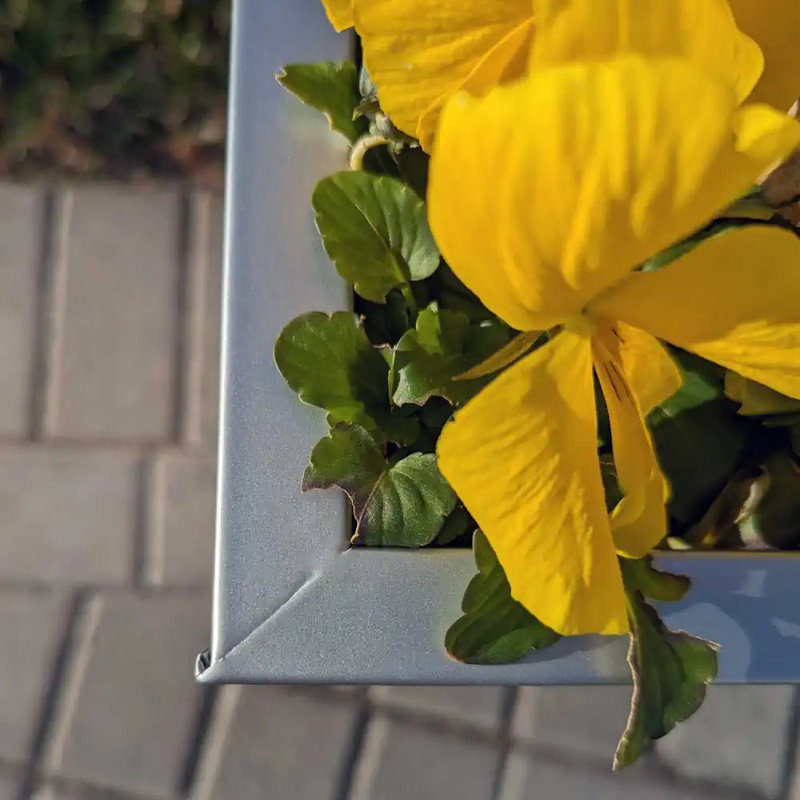 Blizzard Metal Planter Box, Silver, 31cm H x 20cm W x 31cm D