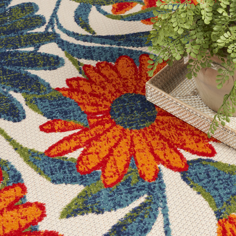 Noleen Floral Indoor/Outdoor Area Rug, Round 5'3"