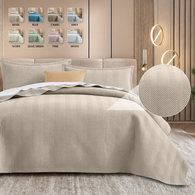 Lightweight All-Season Reversible Quilt Set with Pillow Shams