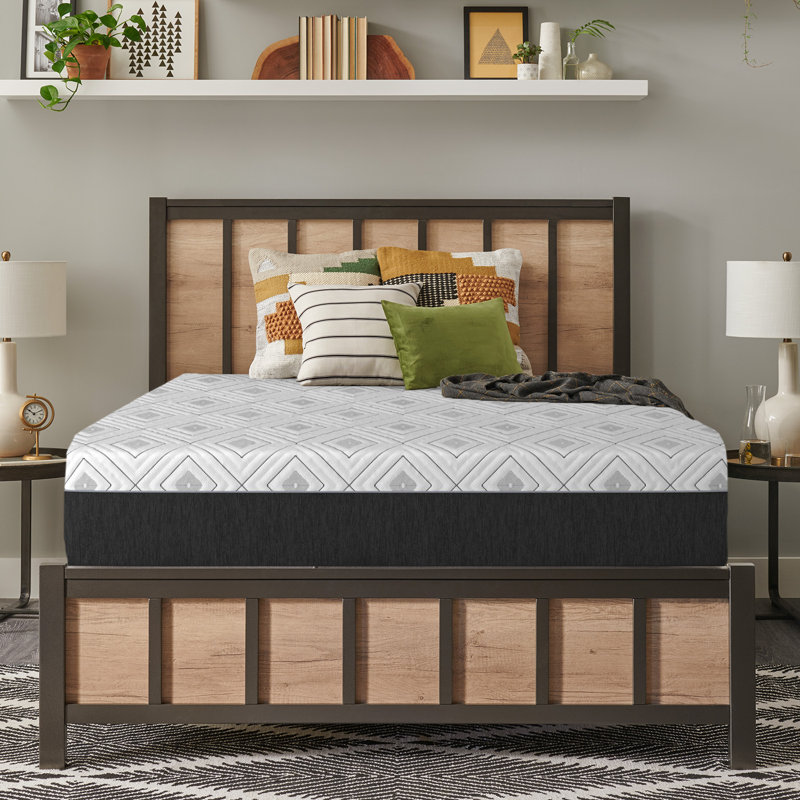 Matelas en mousse à mémoire de forme moyenne de 12 po dans une boîte Sealy to Go, Très grand lit