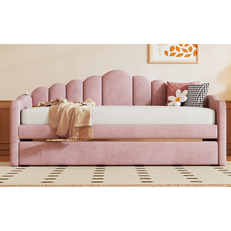 Lit de jour simple avec couchette et charge, revêtement en velours rose, fonctionnel, pas de sommier élégant, velours, style durable,