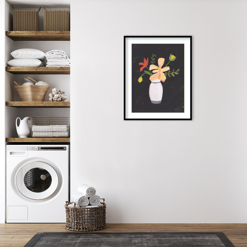 Floral on Black II, encadré sur papier par Archbell Print, H 41 po x l 33 po x P 1 po, Noir