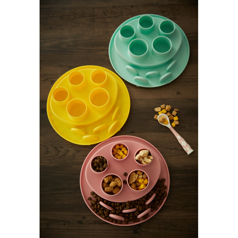Green Anti-Skid Slow Feeder Puzzle Mat for Cats