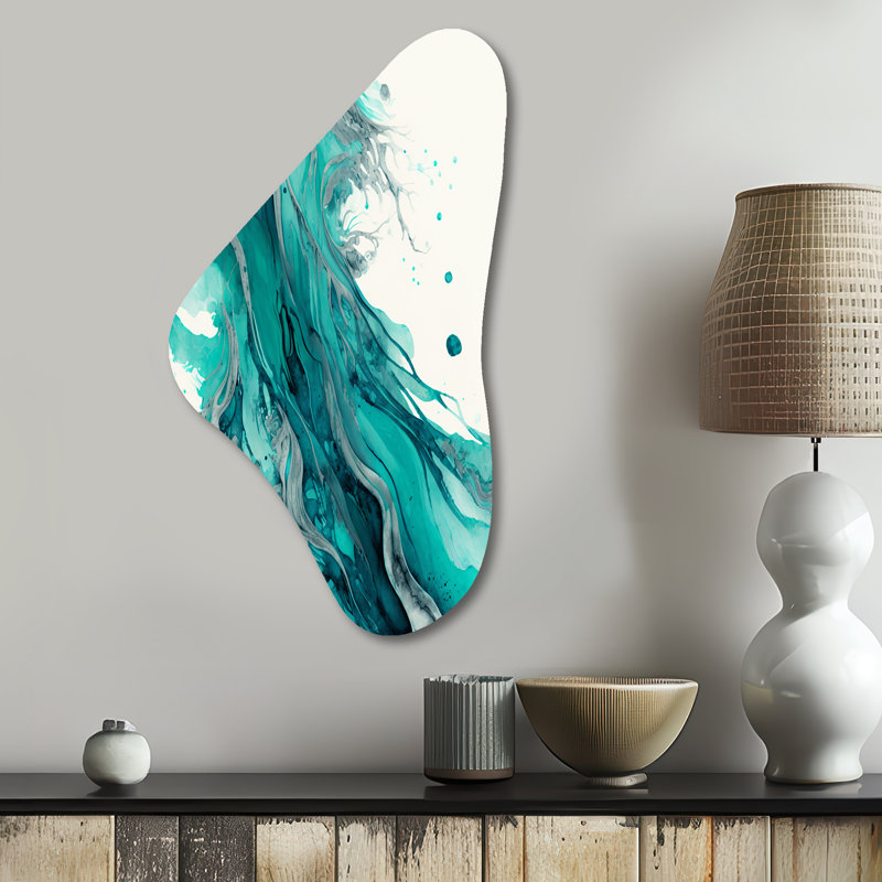 Turquoise Waves In Paradise VII - Art abstrait en forme de Boomerang à encre liquide asymétrique, H 31 po x l 17 po