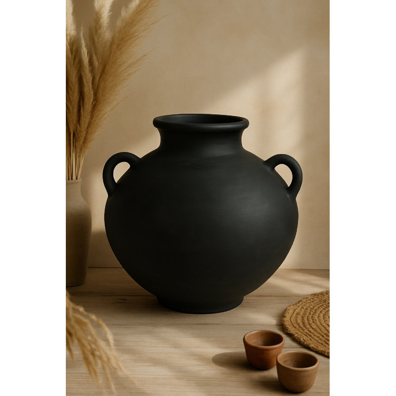 Vase Montana en terre cuite noire, H 16,14 po x l 16,14 po x P 16,14 po