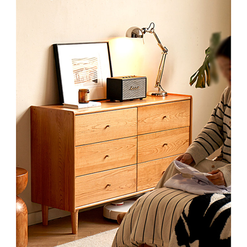 Commode d'appoint simple de style antique