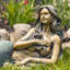 Statue de jardin pondeuse sirène couchée