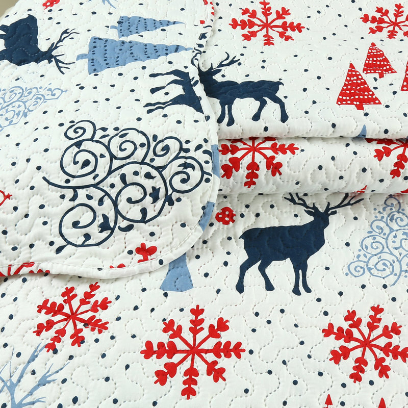 White Microfiber Queen Reversible Christmas Quilt Set