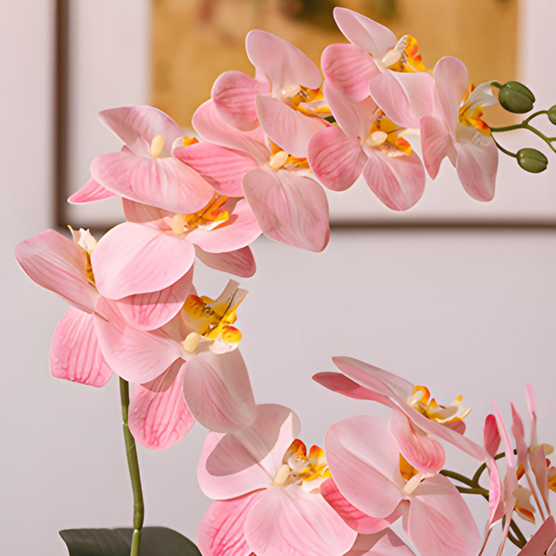 Ornements de fleurs simulées