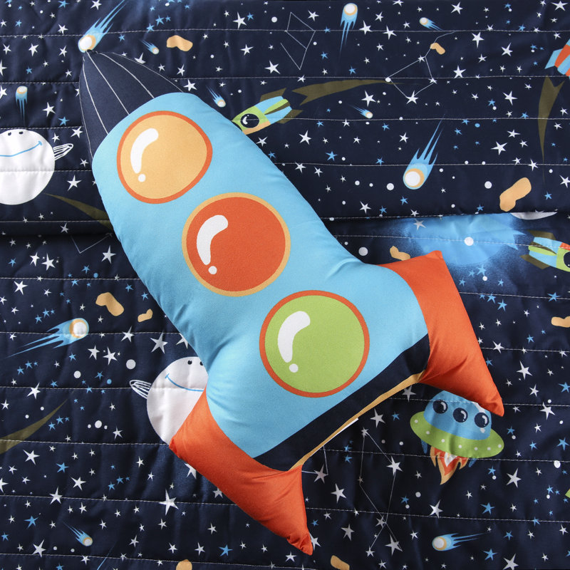 Universe Reversible Quilt Set, Twin Quilt + 1 Sham + 2 Throw Pillows