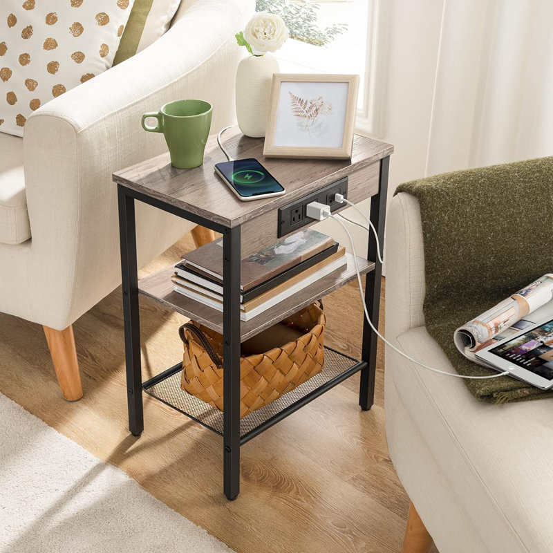 Table de bout avec station de charge et tablettes réglables, table d'appoint Greige pour petits espaces