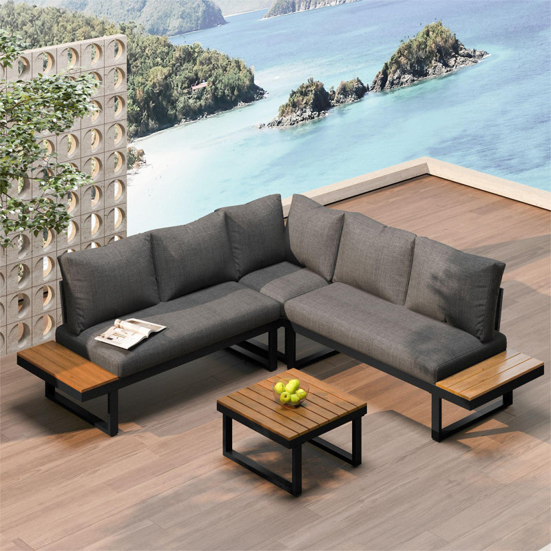 5-person seating area with cushions