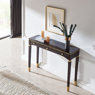 La console ornée et élégante