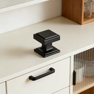Paquet de 20 boutons d'armoire carrés noirs mats, poignées de tiroir en alliage de zinc massif, quincaillerie de cuisine et de salle de bain moderne pour armoires, commodes et placards
