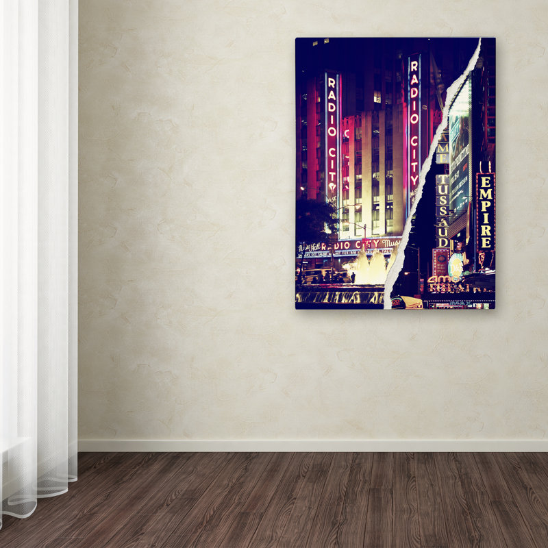 « times square theater district », reproduction de photo sur toile tendue encadrée, H 24 po x l 18 po x P 2 po