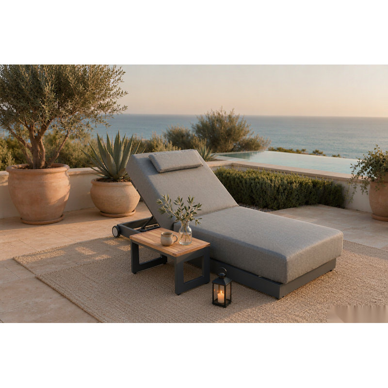Outdoor Single chaise with Cushions
