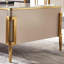 Table basse à quatre pieds avec rangement