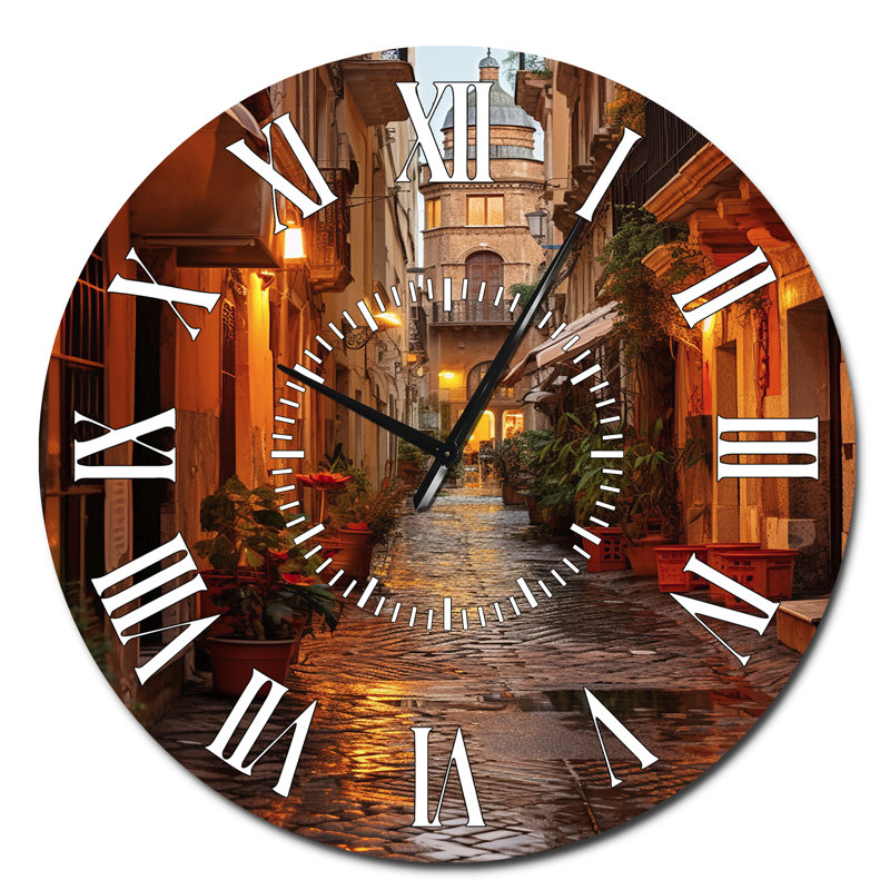 Horloge murale en Italie, Surdimensionné