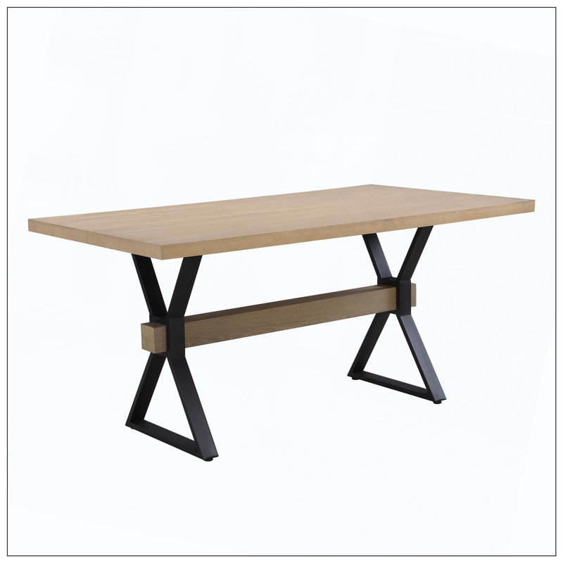 Table de salle à manger avec pieds en forme de X, procurant une sensation campagnarde surélevée, Bois de frêne naturel