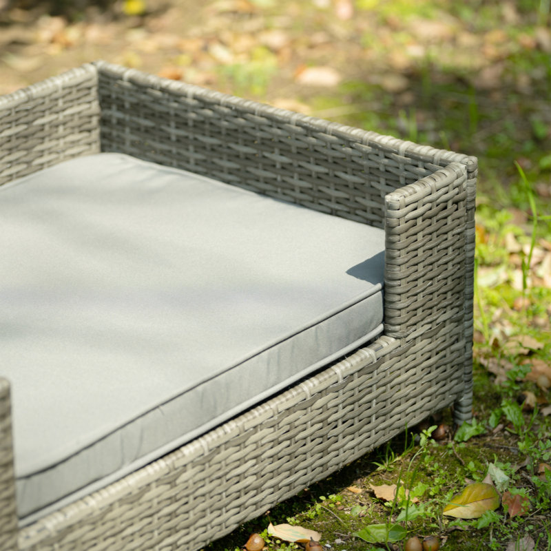 Lit pour chien Seasonal PE, H 16,97 po x l 38,5 po x P 26,5 po, Gris foncé
