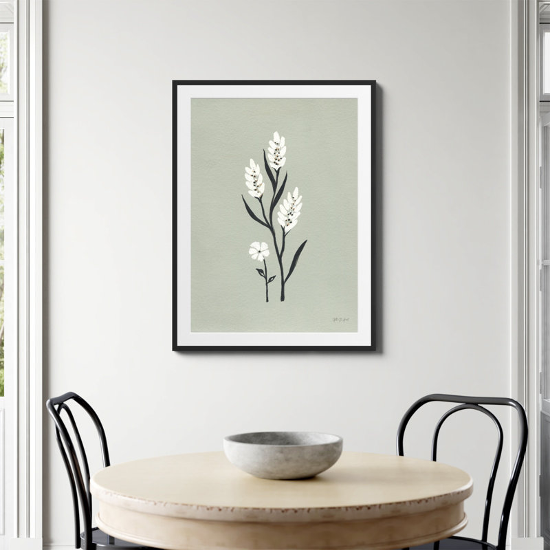 «Petite Floral III» d'Yvette St. Amant, Papier avec cadre simple noir, Oui, H 40 po x l 30 po