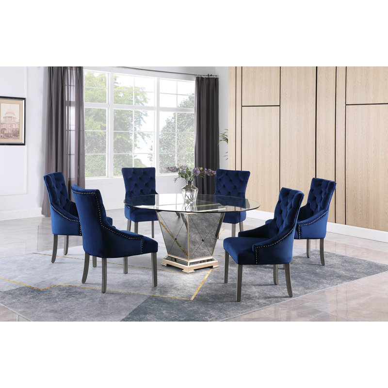 Seaford Round Dining Table, 60" L x 60" W