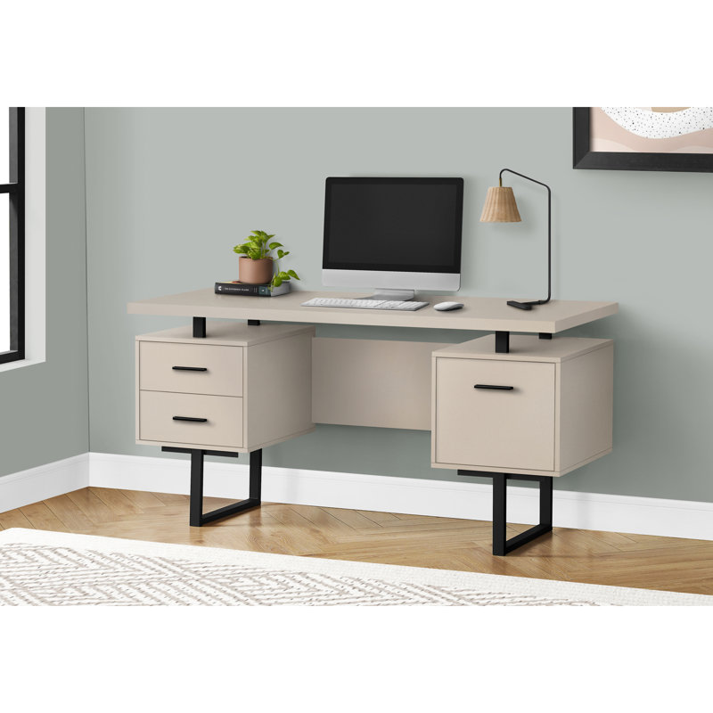 Bureau d'ordinateur contemporain avec tablettes - l 60 po, beige, métal noir, 60 po organisé pour le bureau à domicile, stratifié beige, peu encombrant