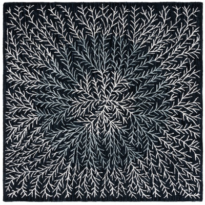 Soho Hand Tufted Wool/Cotton/Viscose Floral Rug in Black/Ivory
